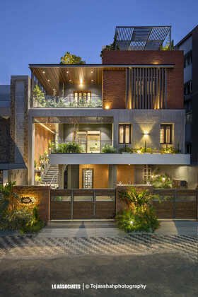 DR.CHAVADA’s HOUSE