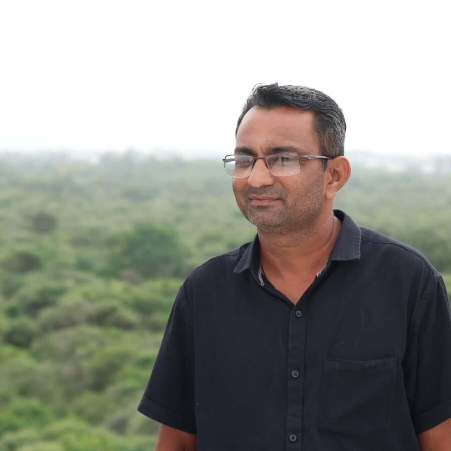 PARAS SOLANKI (SENIOR PROJECT ENGINEER)